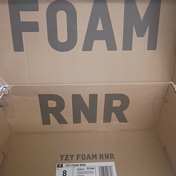 Yeezy Foam RNR Box - Picture 2 of 2